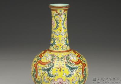 图片[2]-Mallet-shaped vase with auspicious pattern on a yellow ground in yangcai painted enamels, Qianlong reign (1736-1795), Qing dynasty-China Archive